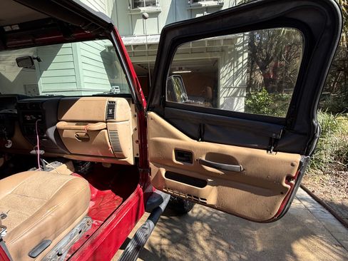 Used 2000 Jeep Wrangler Sport image 12