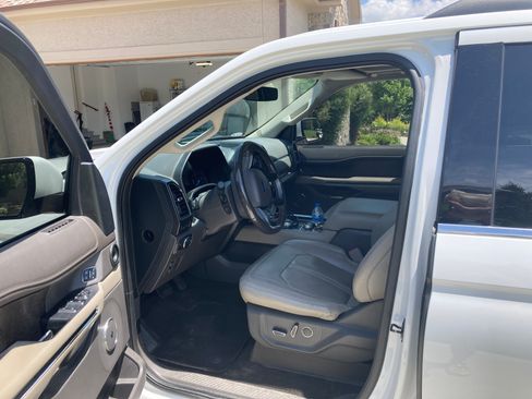 Used 2018 Ford Expedition Limited AWD/4WD image 4