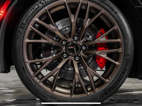 Used 2016 Chevrolet Corvette Z06 w/ Battery Protection Package image 12