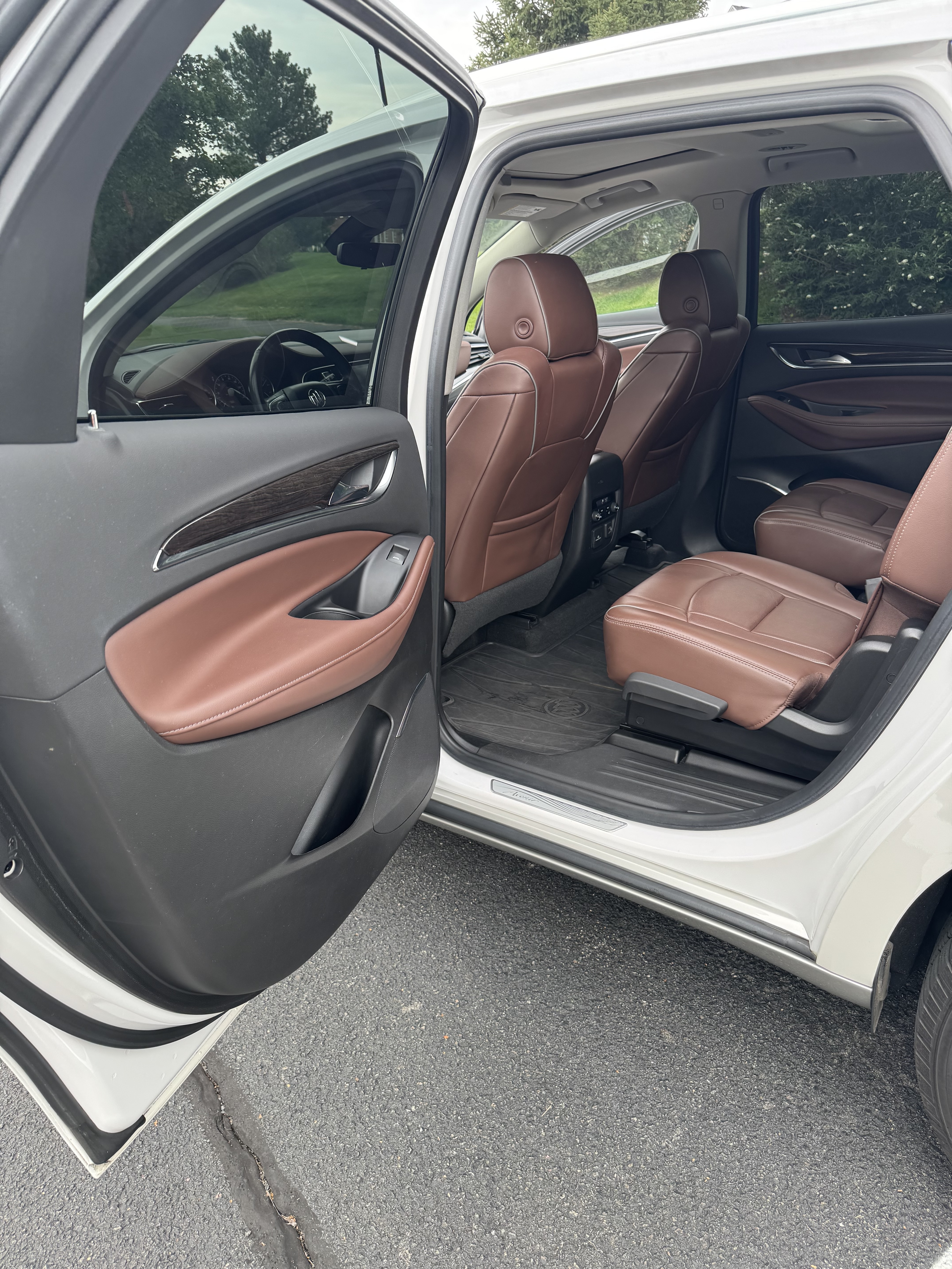 Used 2018 Buick Enclave Avenir AWD/4WD image 13