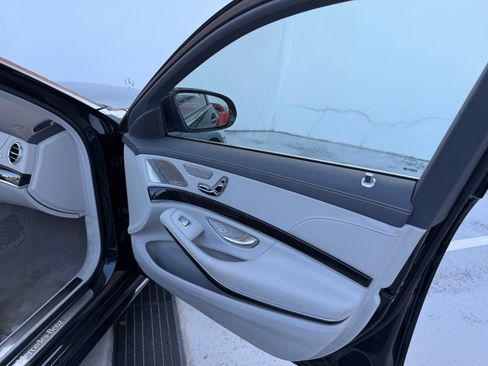 Used 2016 Mercedes-Benz S 550 Sedan image 18