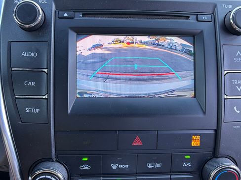 Used 2015 Toyota Camry LE image 16