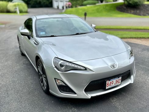 Used 2013 Scion FR-S RWD image 8