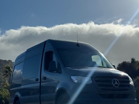 Used 2020 Mercedes-Benz Sprinter 2500 image 1