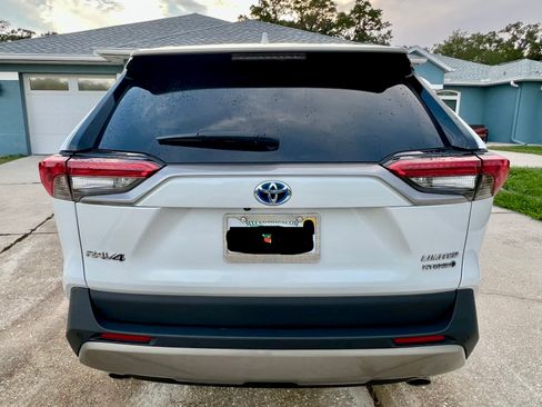 Used 2023 Toyota RAV4 Limited image 9