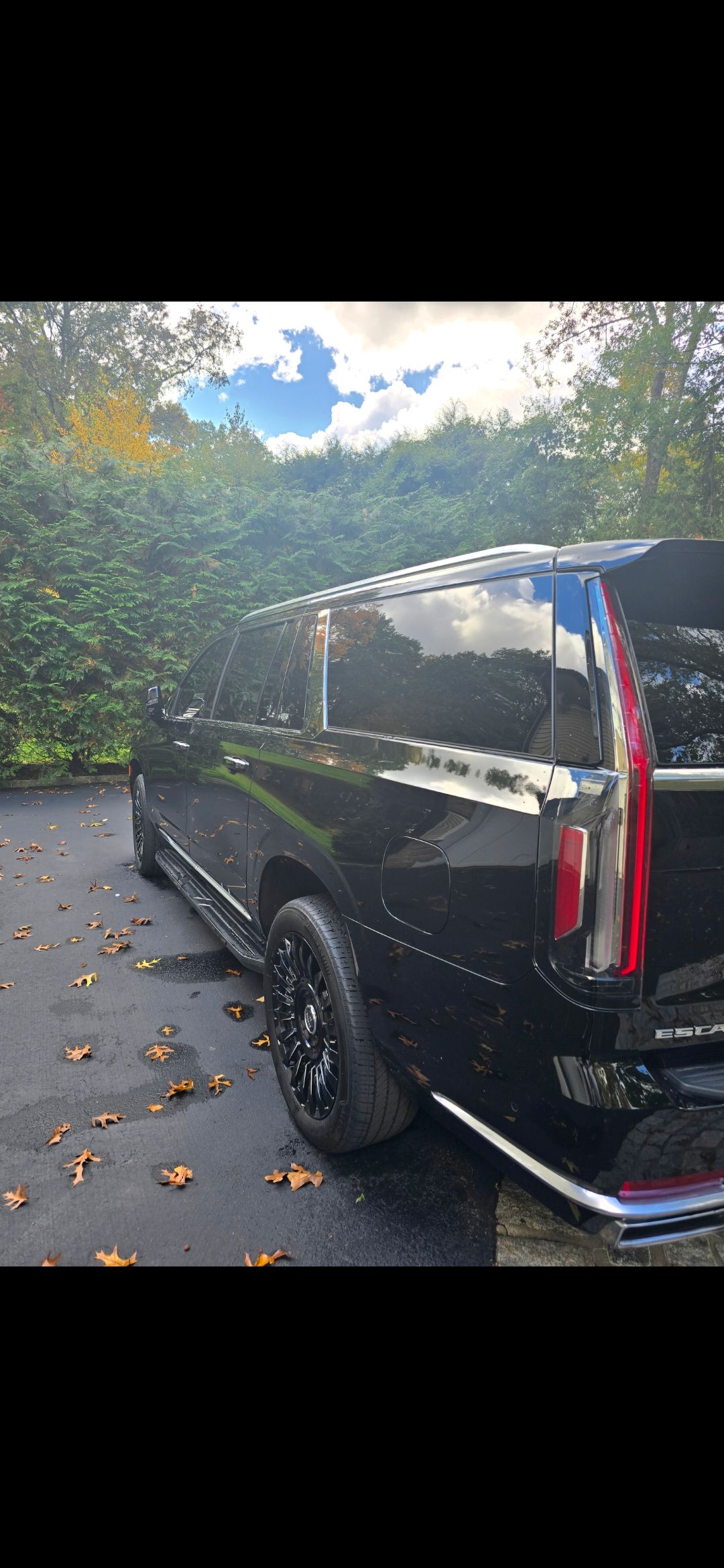 Used 2023 Cadillac Escalade ESV Premium Luxury w/ LPO, Floor Liner Package AWD/4WD image 1