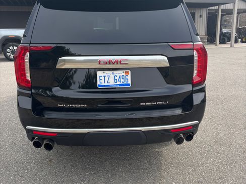 Used 2023 GMC Yukon XL Denali w/ Denali Reserve Package image 10