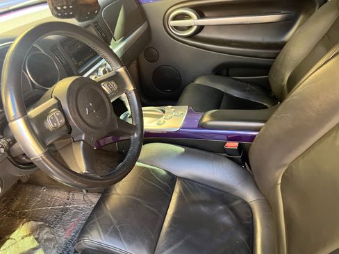 Used 2004 Chevrolet SSR w/ Preferred Equipment Group RWD image 11