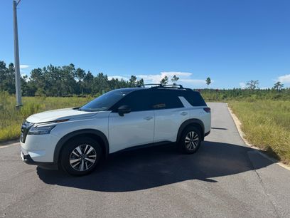 Used 2023 Nissan Pathfinder SL w/ Black Appearance Package