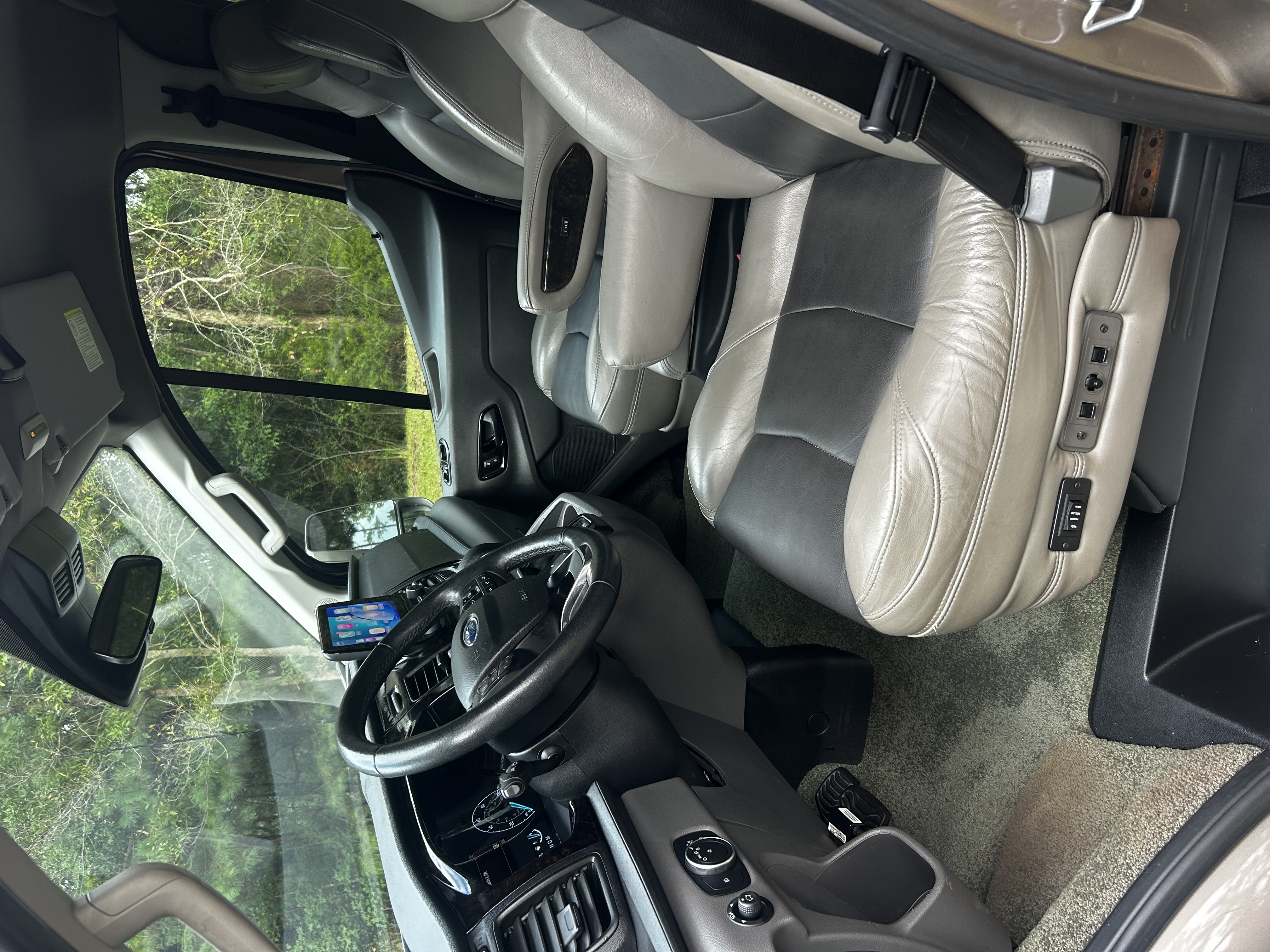 Used 2020 Ford Transit 150 Low Roof w/ Exterior Upgrade Package RWD image 13