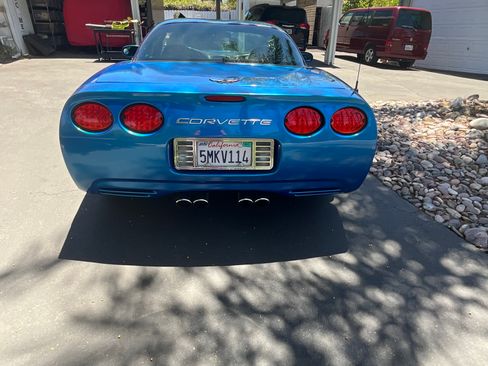 Used 1999 Chevrolet Corvette Coupe w/ Lighting Pkg RWD image 10