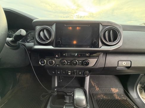 Used 2018 Toyota Tacoma TRD Pro image 18