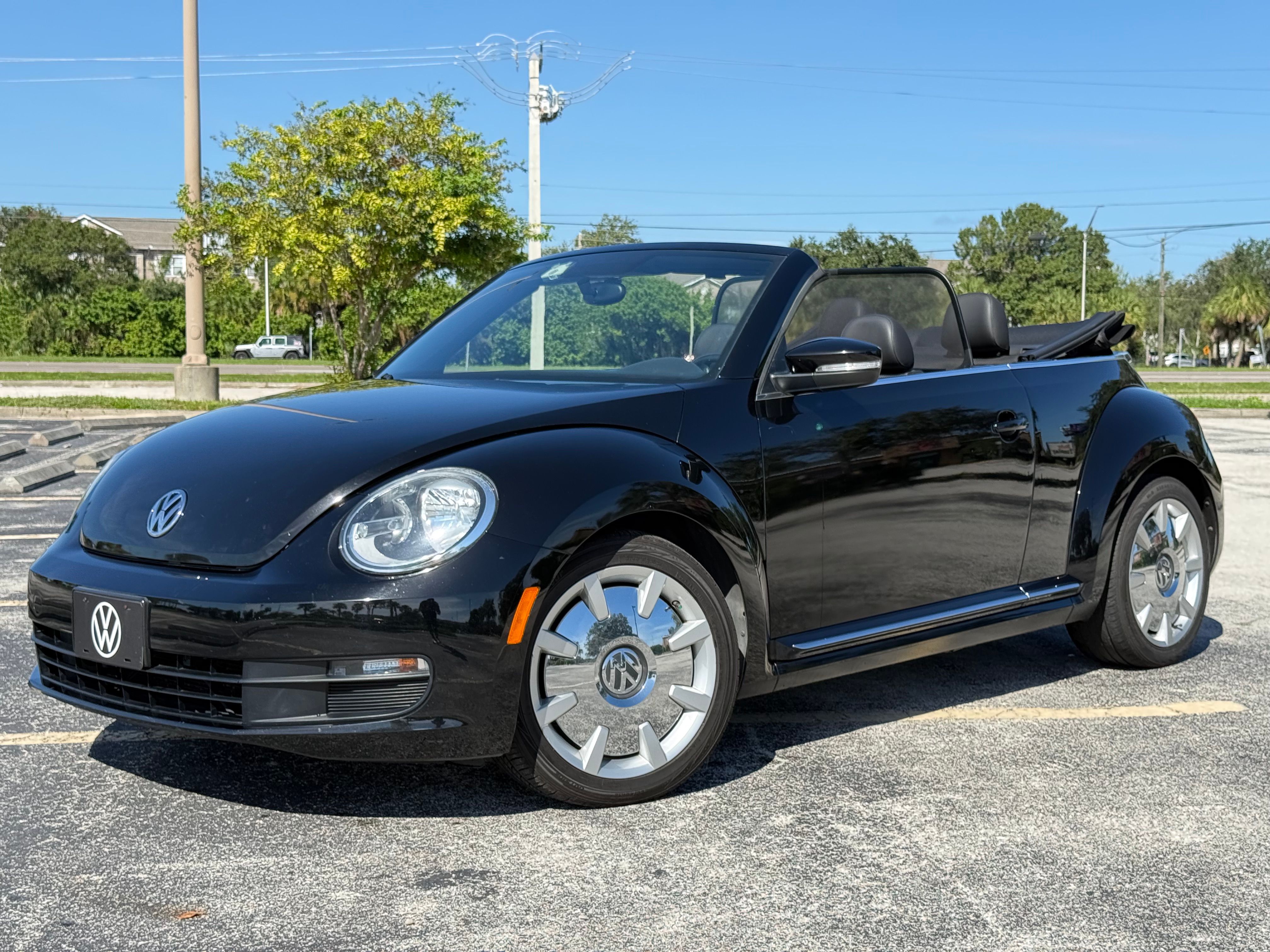 Used 2014 Volkswagen Beetle 2.5 FWD image 1