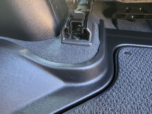 Used 2022 GMC Sierra 1500 AT4 w/ AT4 Premium Package image 5