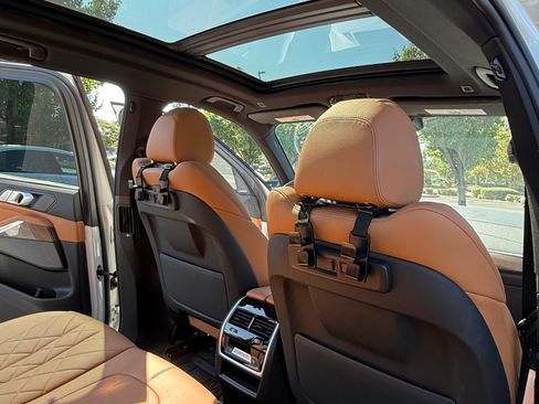 Used 2023 BMW X5 xDrive40i w/ Executive Package image 5