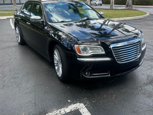 Used 2011 Chrysler 300 Limited w/ Sound Group image 6