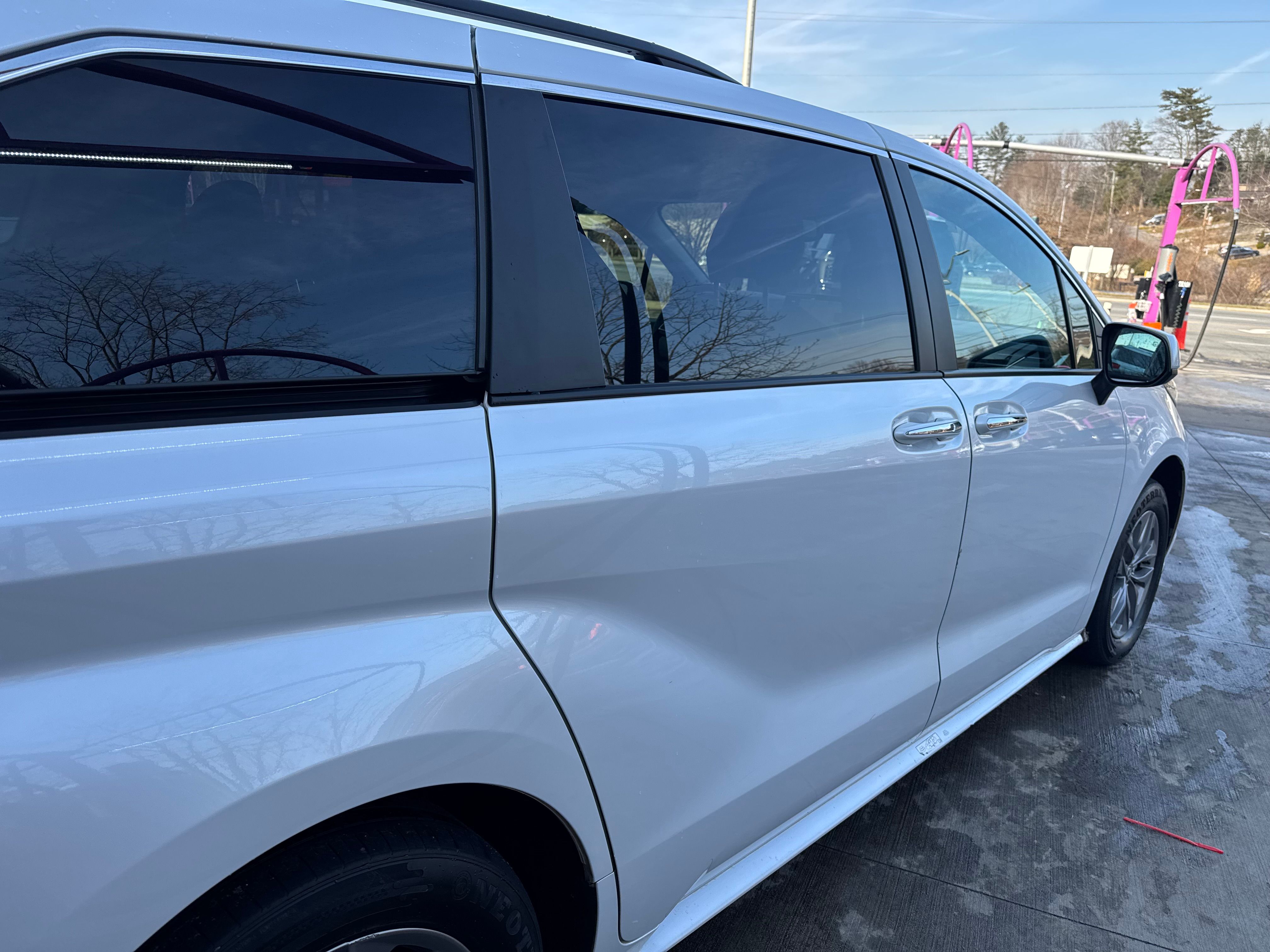 Used 2023 Toyota Sienna XLE FWD image 10