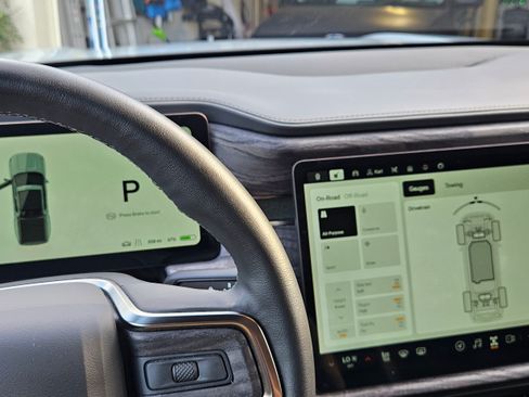 Used 2022 Rivian R1T Adventure image 6