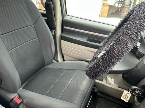 Used 2010 Dodge Grand Caravan Hero w/ Popular Equipment Group image 6