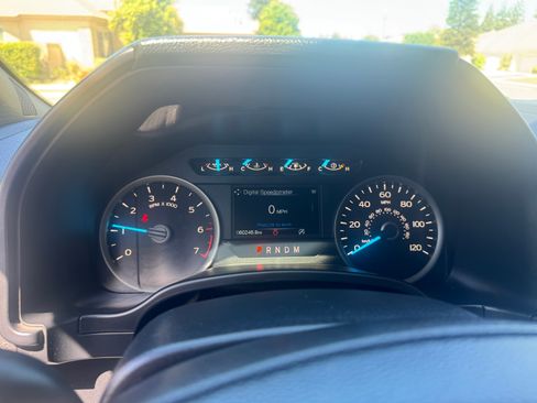 Used 2019 Ford F150 XLT w/ Equipment Group 302A Luxury AWD/4WD image 13