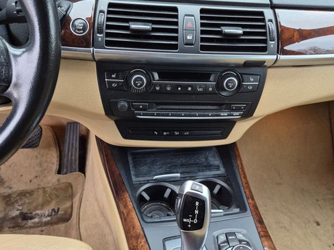Used 2011 BMW X5 xDrive50i image 17