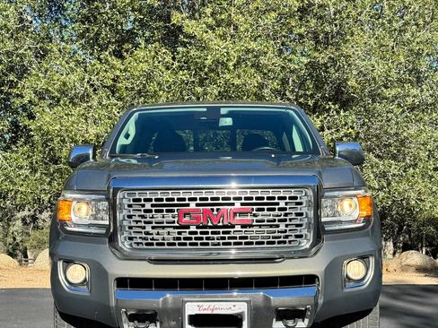 Used 2017 GMC Canyon Denali image 8
