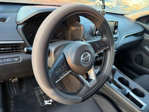 Used 2022 Nissan Altima 2.5 S image 4