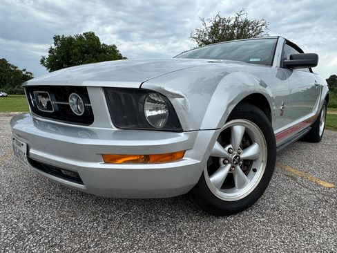 Used 2008 Ford Mustang Premium RWD image 6