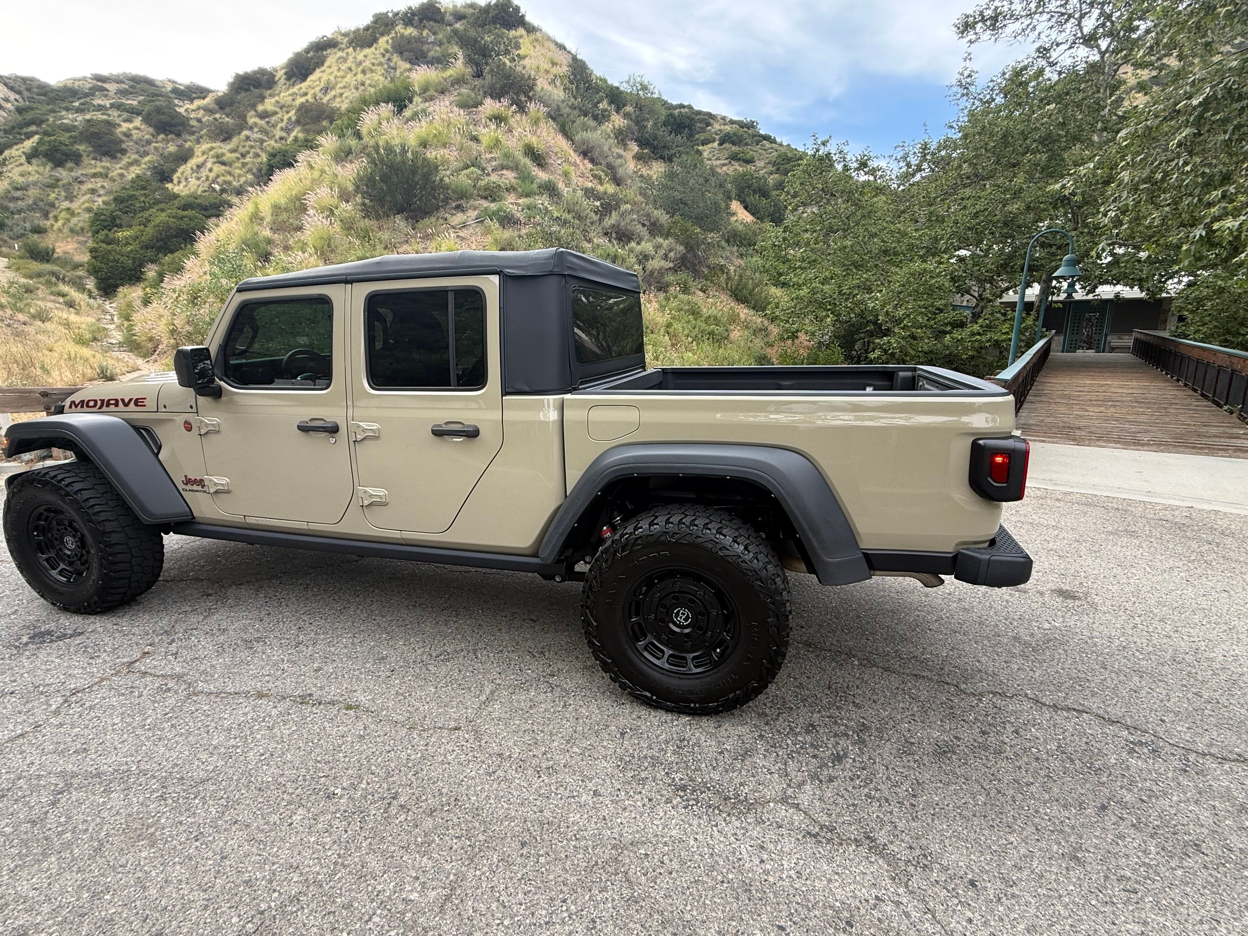 Used 2022 Jeep Gladiator Mojave w/ Trailer Tow Package AWD/4WD image 6