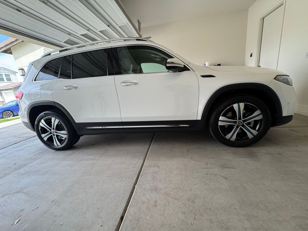Used 2022 Mercedes-Benz EQB 300 4MATIC image 8