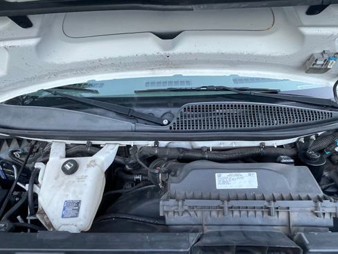 Used 2018 Chevrolet Express 2500 Extended Van 3D image 13