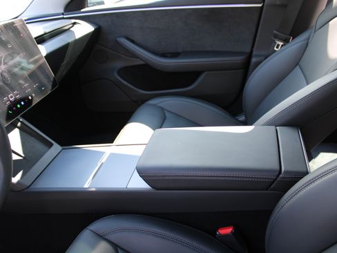 Used 2025 Tesla Model 3 Long Range image 14