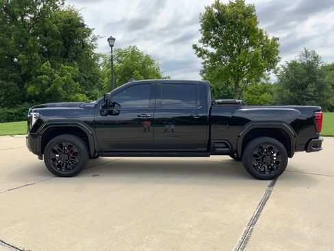 Used 2024 GMC Sierra 2500 Denali Ultimate image 5