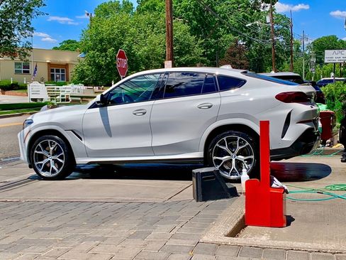 Used 2020 BMW X6 M50i w/ Premium Package AWD/4WD image 11
