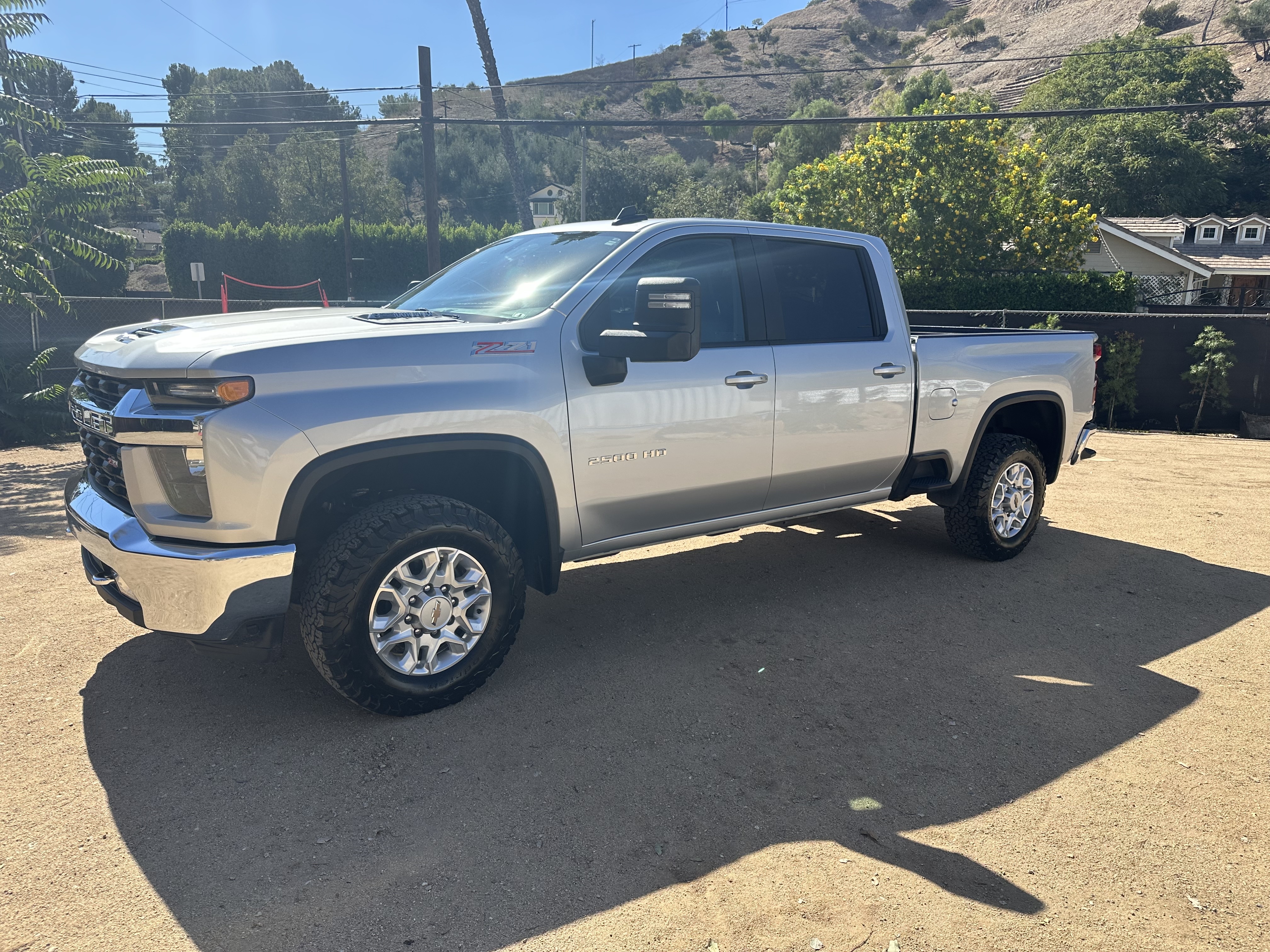 Used 2021 Chevrolet Silverado 2500 LT w/ Convenience Package AWD/4WD image 1