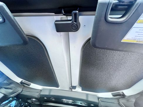 Used 2013 Jeep Wrangler Unlimited Sahara AWD/4WD image 16