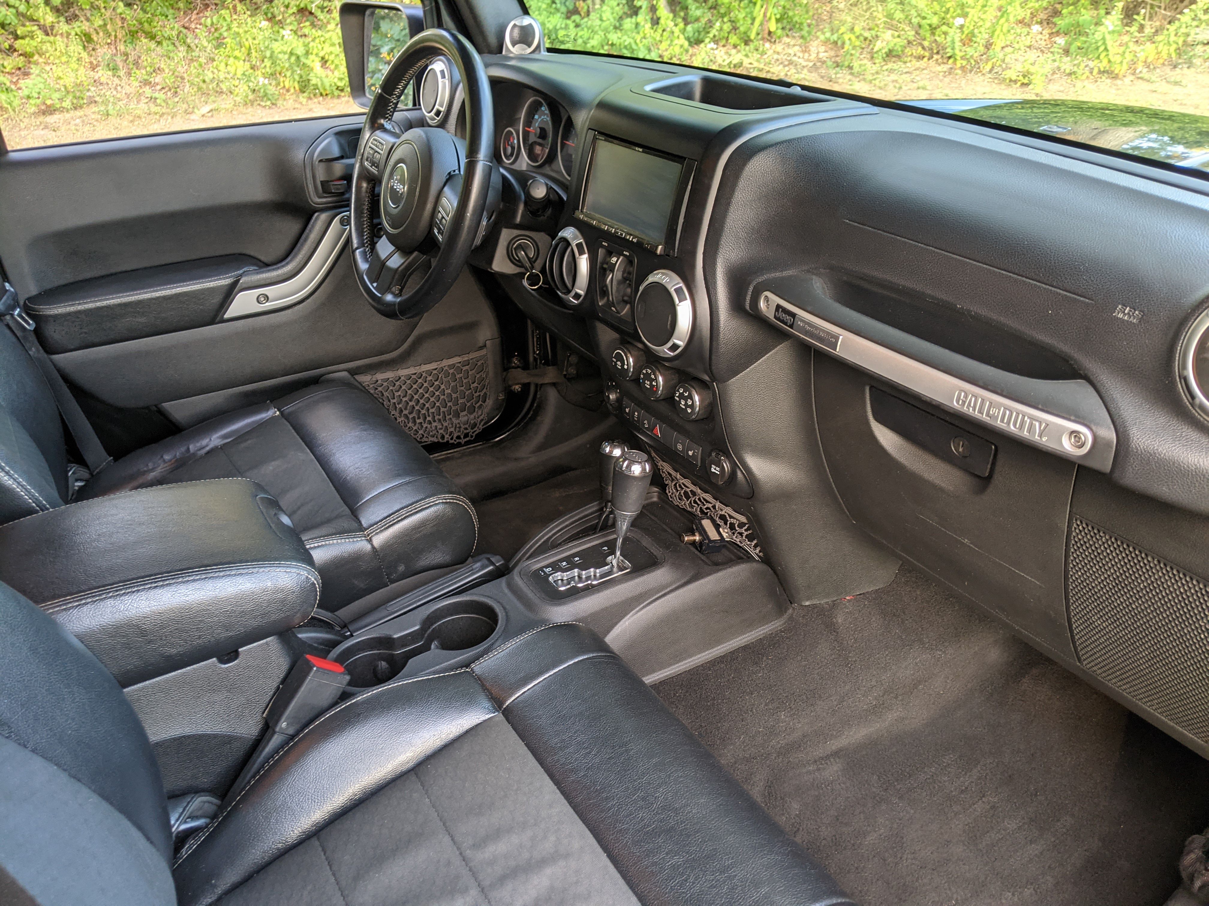 Used 2012 Jeep Wrangler Unlimited Rubicon AWD/4WD image 14
