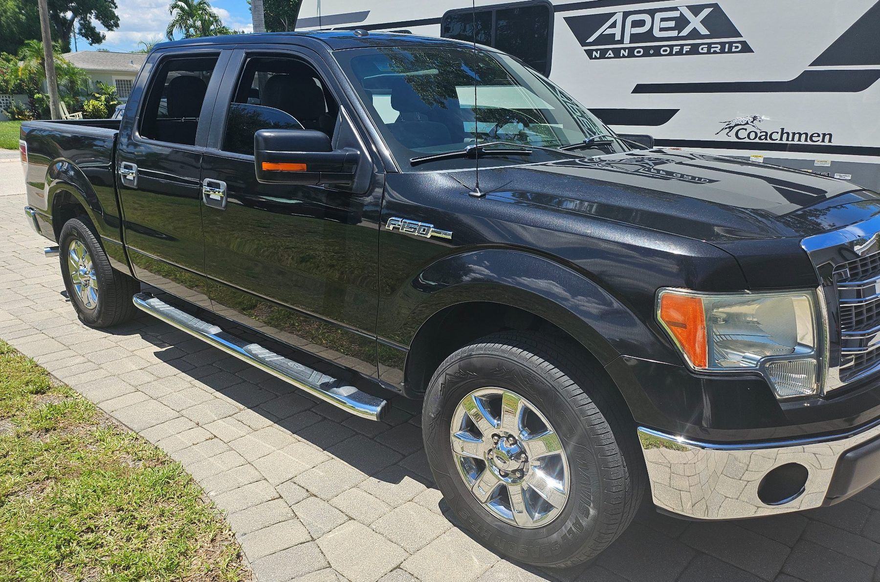 Used 2014 Ford F150 XLT w/ XLT Chrome Package RWD image 10
