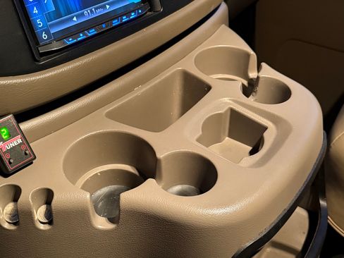 Used 2002 Ford E-350 and Econoline 350 Club Wagon image 14