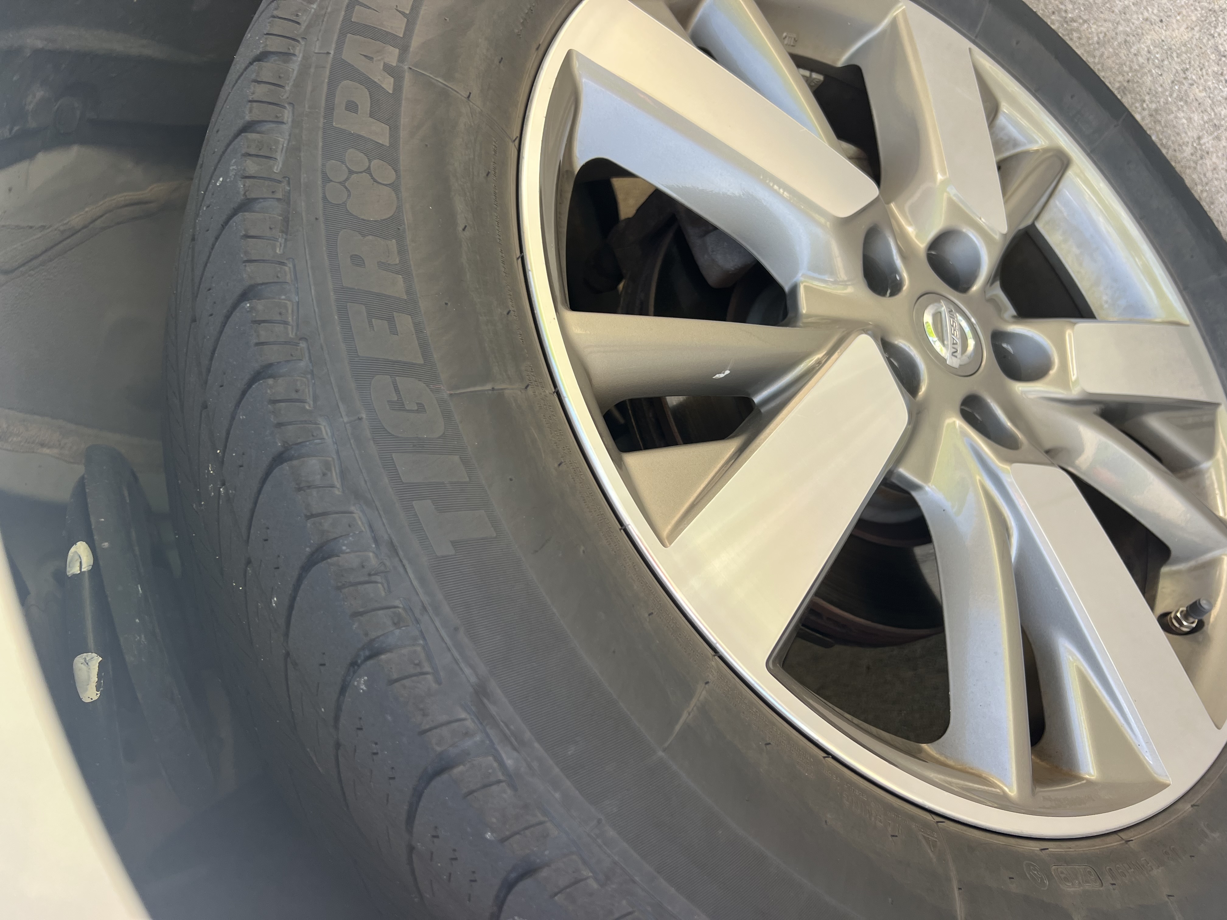 Used 2014 Nissan Pathfinder Platinum w/ Platinum Premium Package AWD/4WD image 16