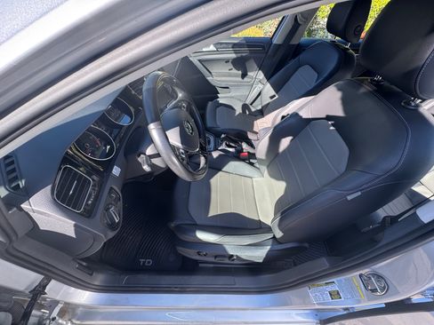 Used 2015 Volkswagen Golf TDI SEL image 8