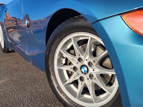 Used 2003 BMW Z4 2.5i image 11