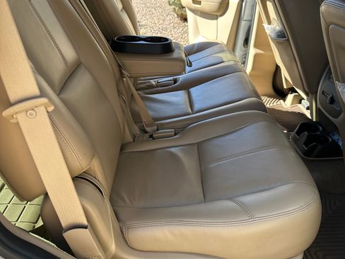 Used 2011 Chevrolet Tahoe LT image 8