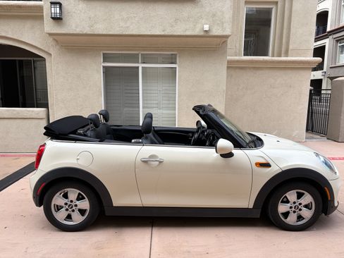 Used 2019 MINI Cooper Convertible w/ Signature Upholstery Package FWD image 27