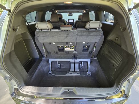 Used 2022 Toyota Sienna XSE w/ XSE Plus Package AWD/4WD image 14