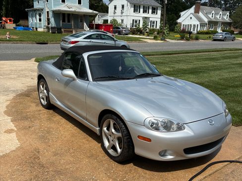 Used 2003 MAZDA MX-5 Miata LS RWD image 15