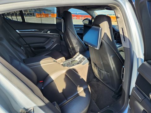 Used 2016 Porsche Panamera Turbo image 14