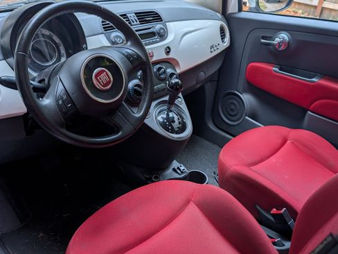 Used 2015 FIAT 500 Pop image 2