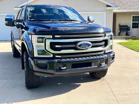 Used 2022 Ford F350 Platinum w/ Tremor Off-Road Package AWD/4WD image 5