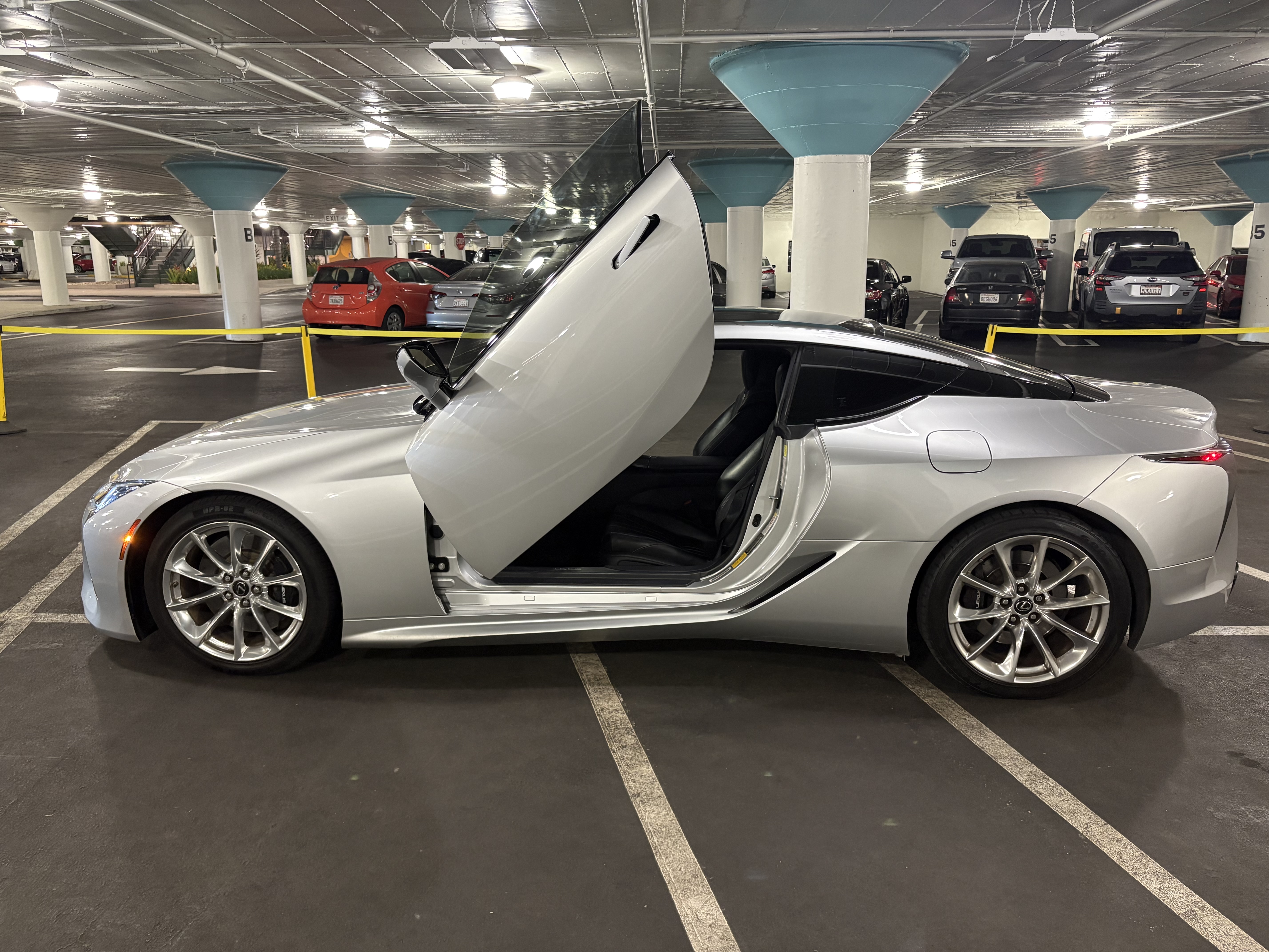 Used 2018 Lexus LC 500 Coupe w/ Touring Package RWD image 10